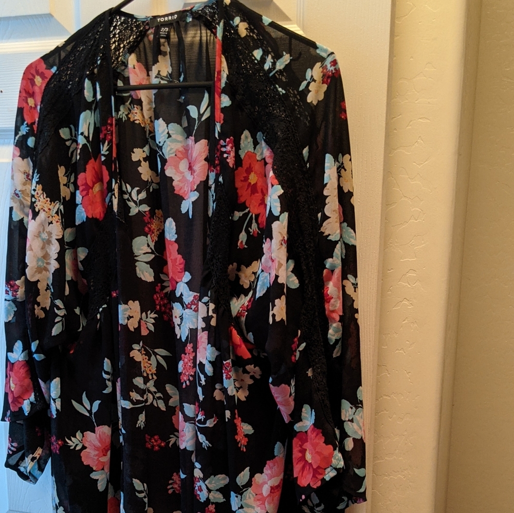 Torrid floral kimono